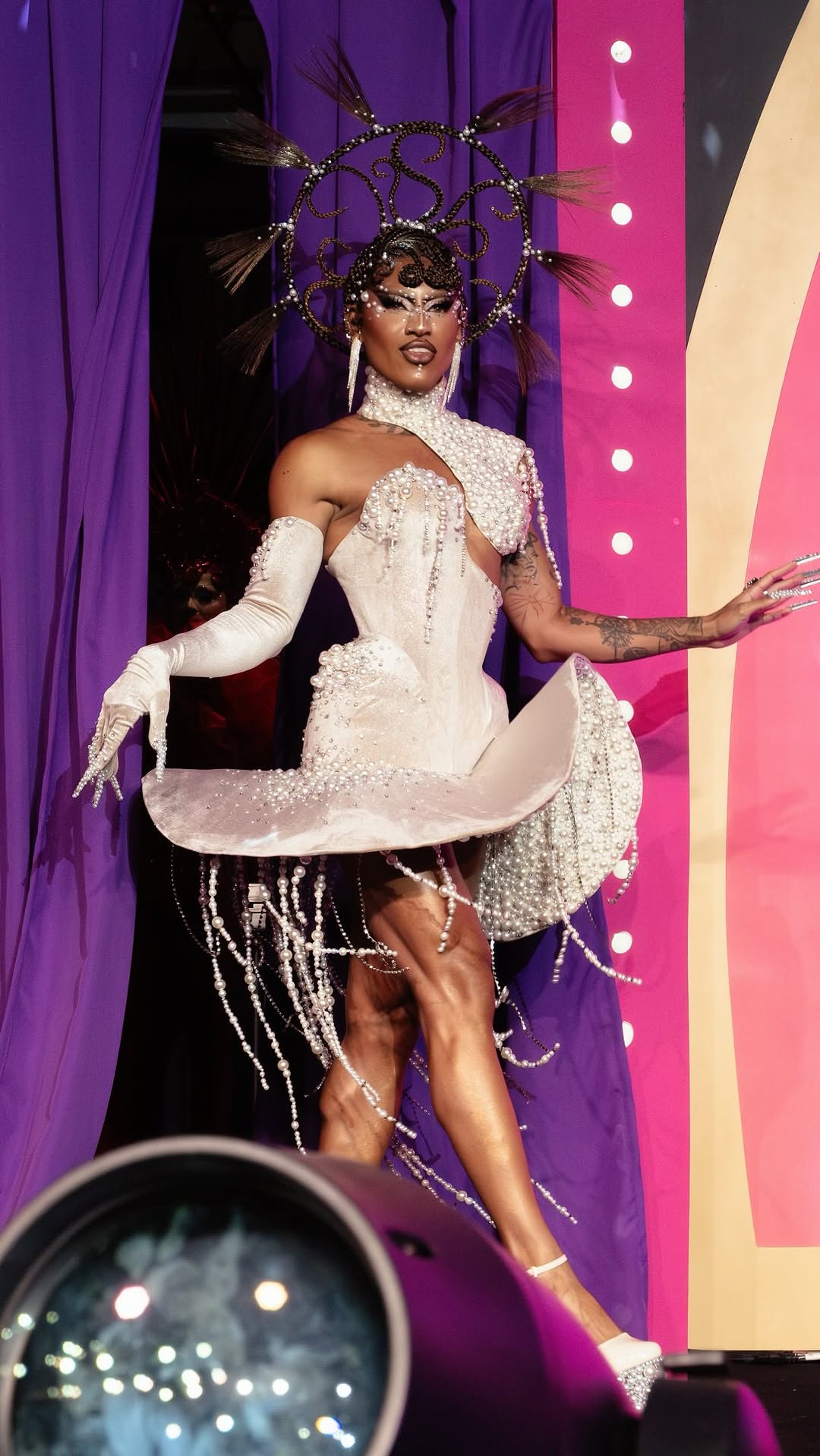 Drag con Brasil 2026 ✨🤍 @dragcon_brasil 

Look: eu mesma ✨
Sapatos: @flo_rrara 
Vídeo: @samuneed 

#dragconbrasil
