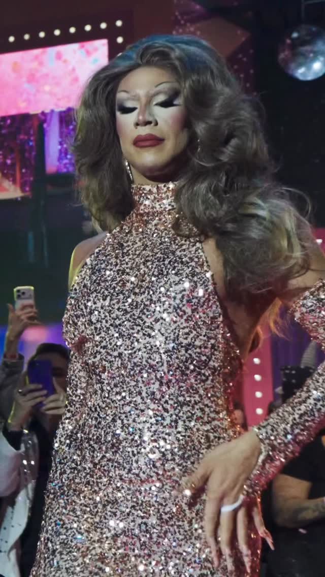 ✨✨✨✨✨✨✨ runway no @dragcon_brasil 

Captação : @samuneed 

look 1 : Vestido, Estola e unhas por mim
look 2 : @thales_cristovao 
unhas @amandapanci