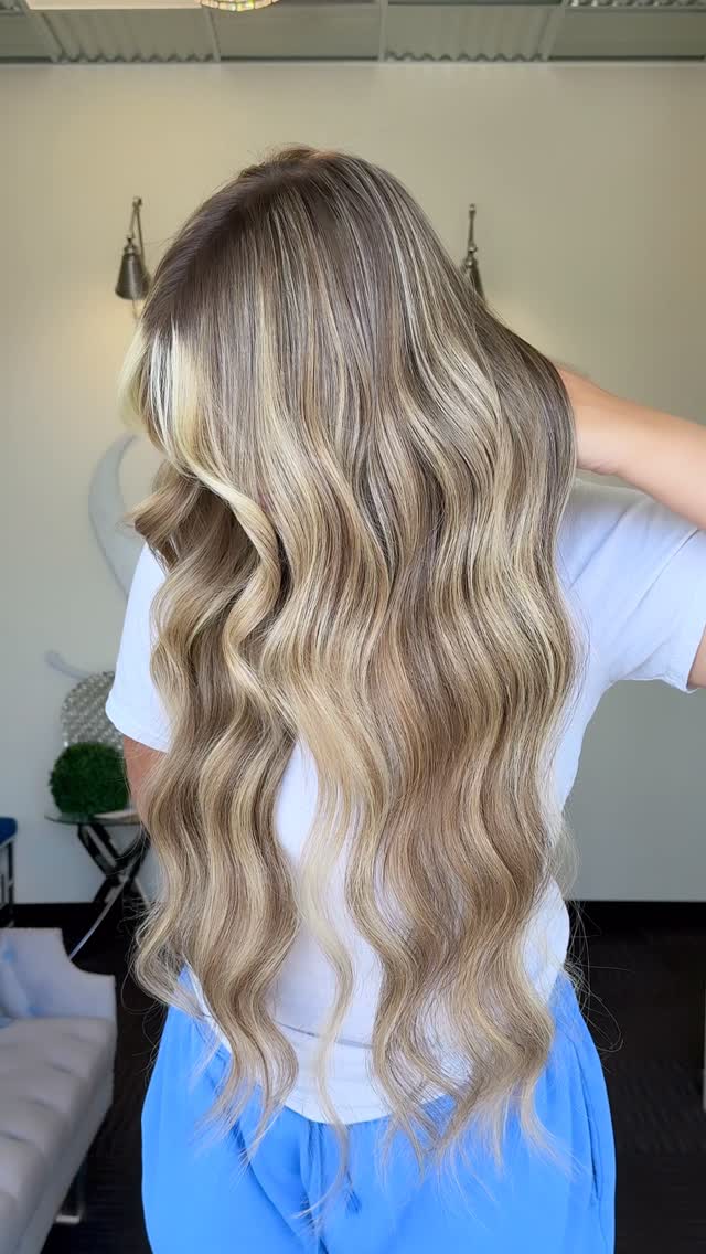 Just over here turning hair goals into reality. ☁️🪽✨

book with yours truly, link in bio 🤍
.
.
.
.
.
#hairextensions #hairtransformation #blondehair #cthairextensions #cthairstylist