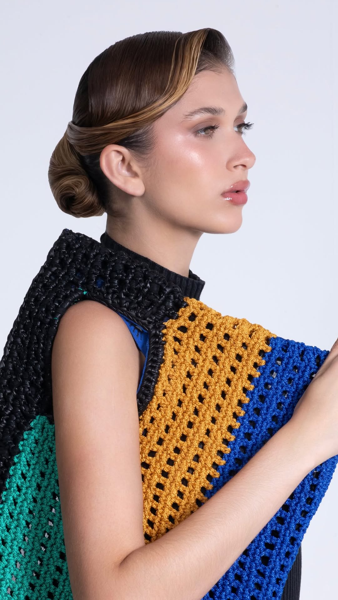 SCULPTED WAVES 

Hairstyling: @igordantasbeauty 

#hair #beauty #waves #hairstylist #editorial