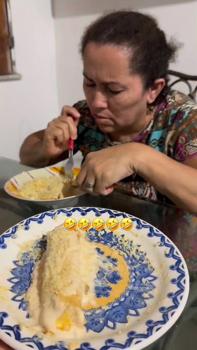 “Primeiramente que eu não sou sua doméstica” 

#humor #viral #viralreels #engracados #mãeefilha