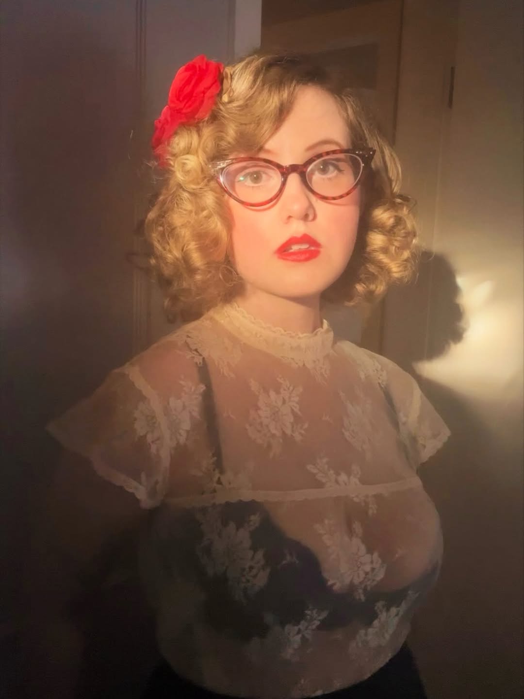 the brightest lights cast the darkest shadows and that’s where I will be found 💋🌞🌹

some old photos while I’m still recovering 🤞🏼

#pinup #pinupgirl #50sgirl #blondie #vintagebeauty