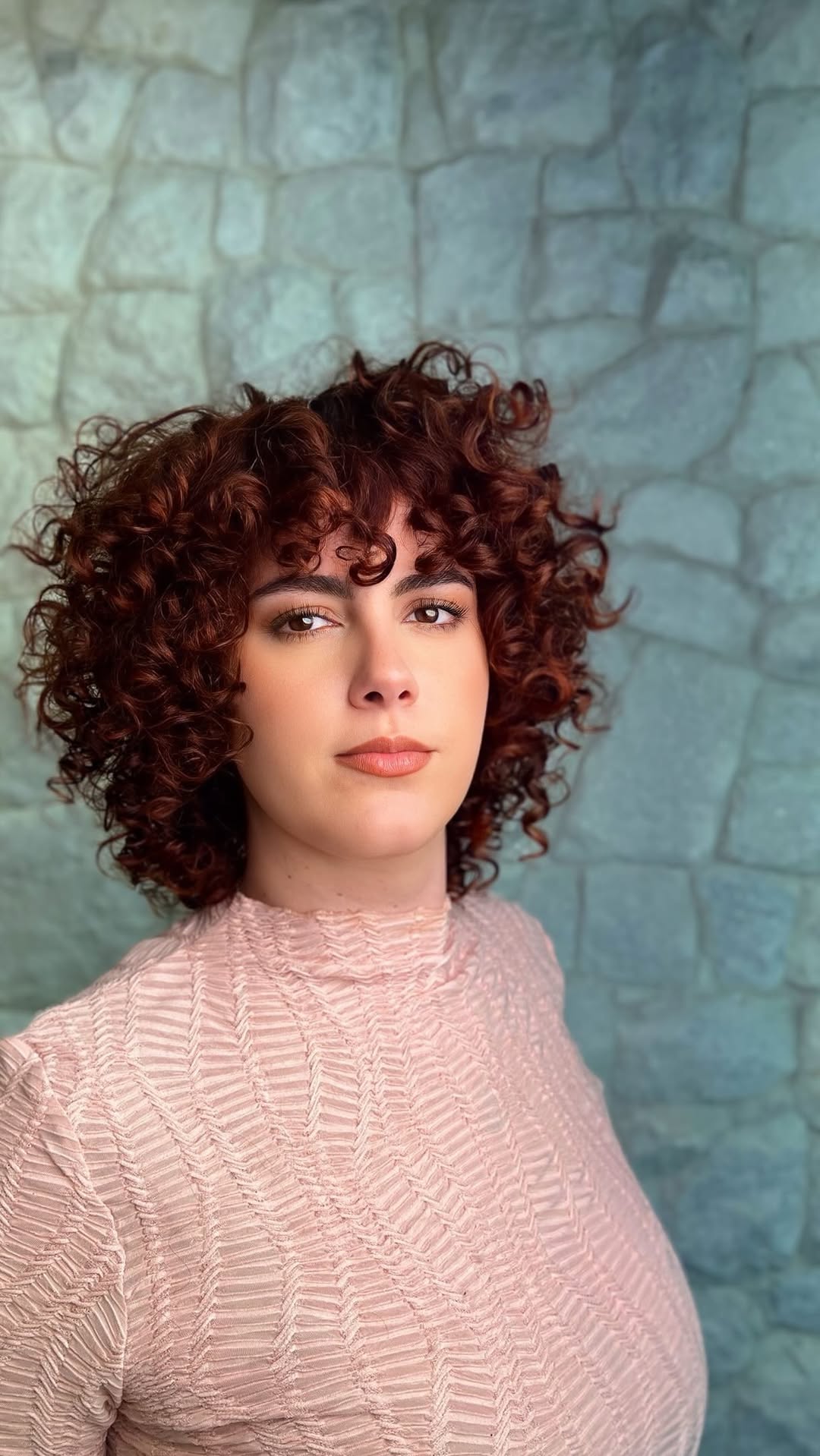 Pelas mão da @palomaribeirocolors 💁🏻‍♀️💖

#cachos #cacheada #cachosemtransição
