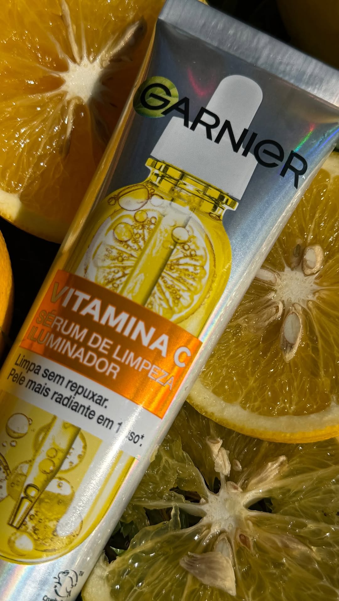 Limpeza que ilumina @garnierbrasil , refresca e deixa a pele com glow natural.✨🍊🌿
Vitamina C serum de Limpeza Iluminador ,para uma rotina leve, eficaz e cheia de luz.

Disponível na @geocosmeticosoficial 📌

#vitaminac #garnierbrasil #skincarenatural #peleiluminada