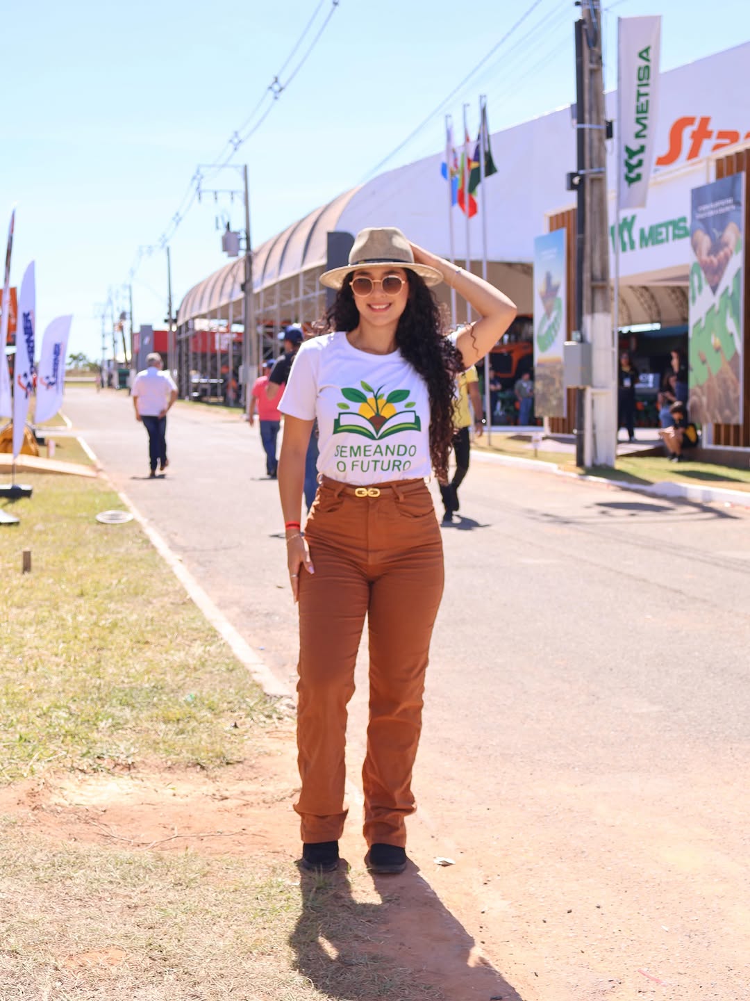Bahia Farm Show 2026 🤎

Fomos por meio do Projeto de Extensão Semeando o Futuro, uma iniciativa essencial para conectar o conhecimento acadêmico à realidade do campo 💚