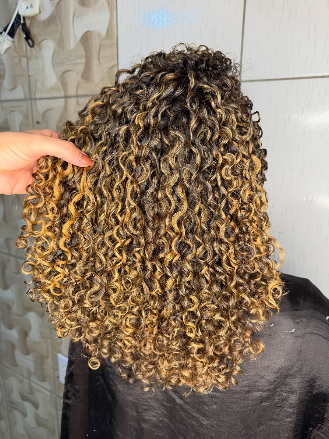 Douradinho ✨
Arrasta e veja o antes e depois 👉🏻

#cachos #cacheada #maranhao #santarita #slz