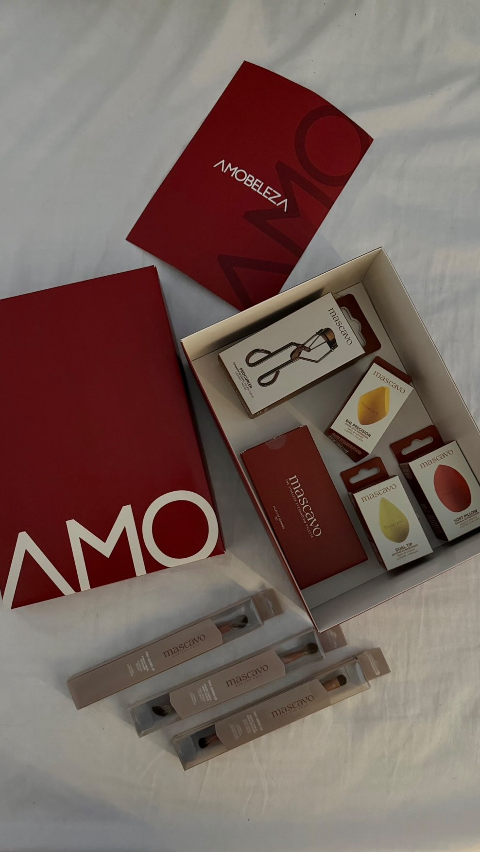 testando um novo formato por aquii, achei uma vibezinha gravar assim! depois me contem o que as senhoritas acaharam 🫵 

obrigado @mascavo + @amobelezabr eu ameiii e vou testar tudinho 💌

nosso cupom da AMO da 10% em produtos gerais acima de 99,00 mas na MASCAVO ele da 15% OFF 💋💋💋 

#explorar #explore #make #recebidos #mascavo