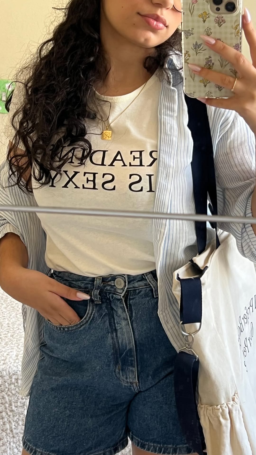esse perfil tava pedindo por um vlog, né? que saudade!!!!! 😭 prometo que entramos em uma nova era e em breve teremos ainda mais vloguinhos por aqui ☝🏻🙂‍↕️💗 

planner da @3oitavos 🏷️ ISAREZENDE 

#adayinmylife #routine #dailyvlog #contentcreator #vlog