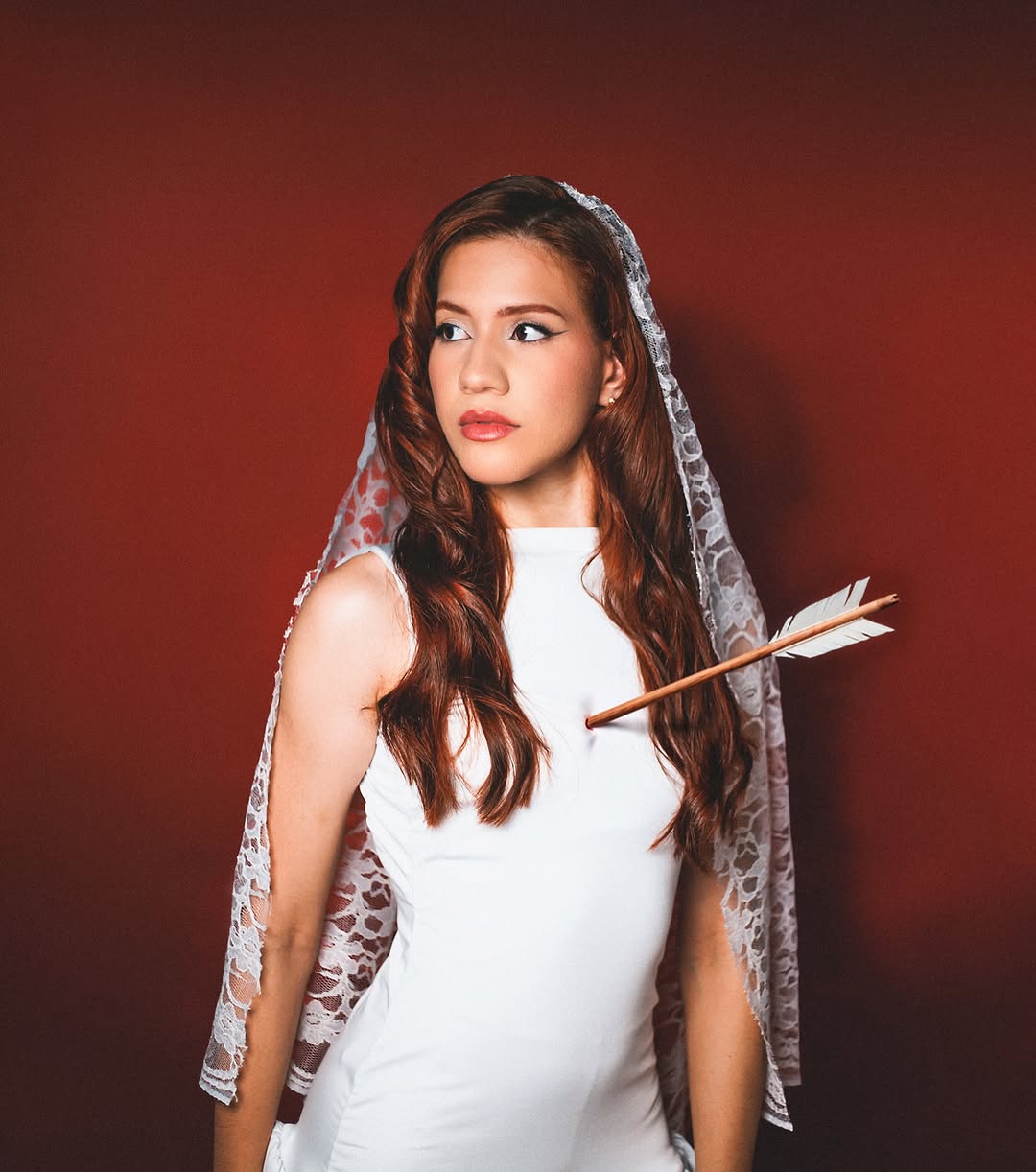 🏹White Feather Hawk Tail Deer Hunter
📸: @cassiomatosphoto 
.
.
#lanadelrey #inspiraçãolanadelrey
