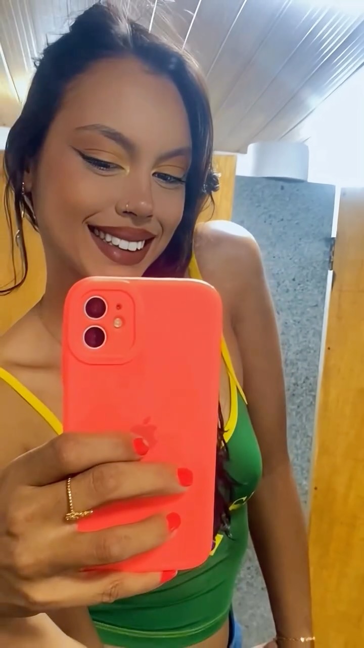Isso é papo de Undaiá ✨🇧🇷

Um biscoito trajada de Brasil pode, né? 😂🍪
Sim ou claro? 😌

Bom dia, rede maravilhosa!
Bom dia, Brasil 🇧🇷💚💛💙

#lookbrasil #lifestyle #makeup #cabelosaudavel #brasil🇧🇷