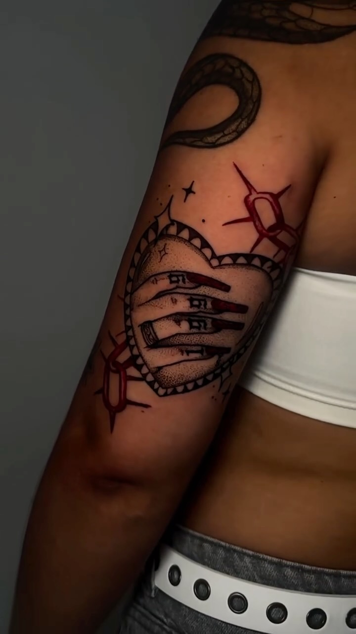 Collab Nail + tatto o combo das gostosas 🩶

#tatto #nailart