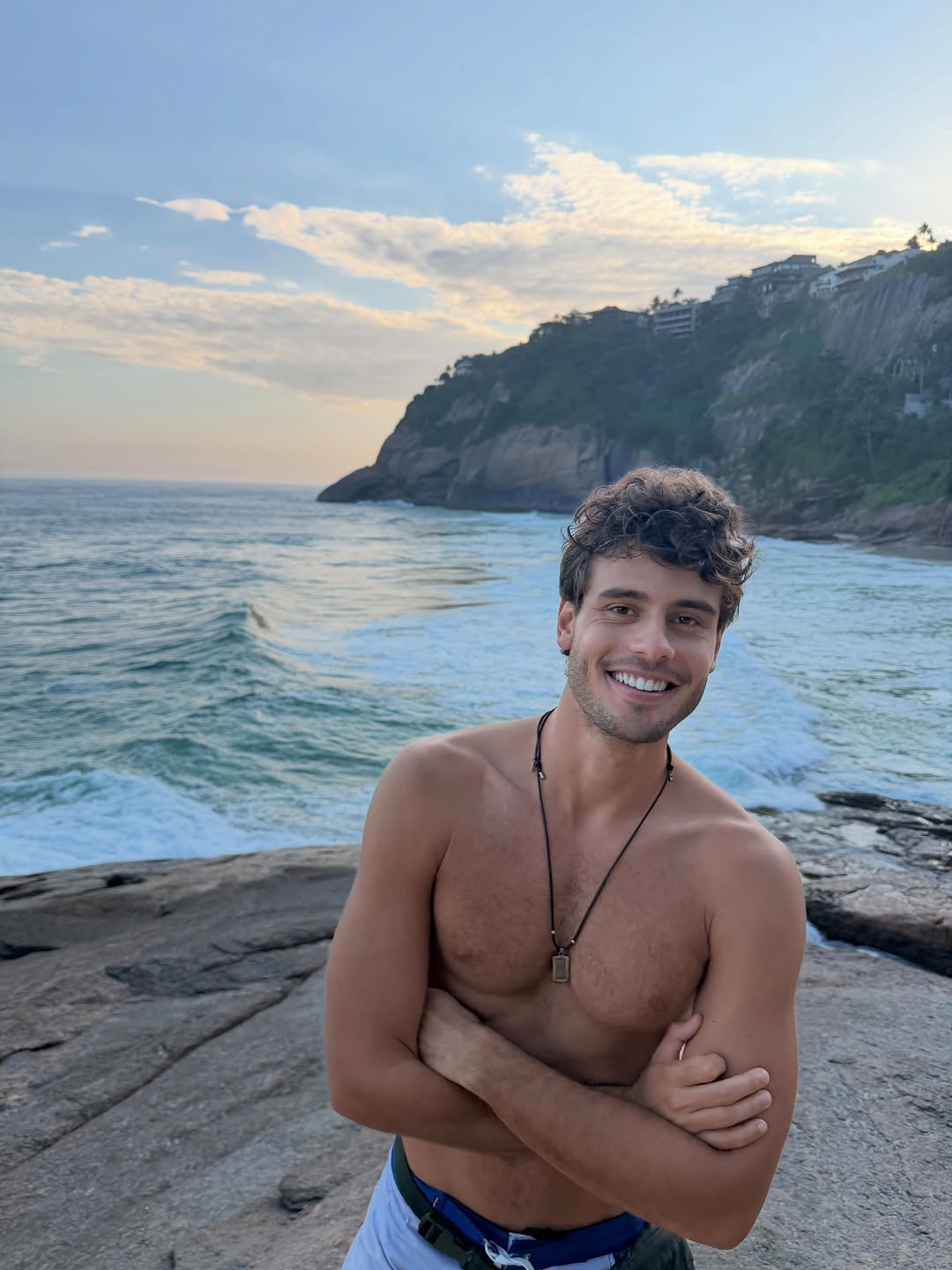 Graça de vida, vivendo intensamente cada vez mais

Porém vivendo na presença de cada dia, 

Muito louco isso, esqueça as angústias 

Conduza sua mente para o hoje 

E AME A PESSOA PERFEITAMENTE IMPERFEITA QUE É!

Abraços 👍🏼 Muita luz!