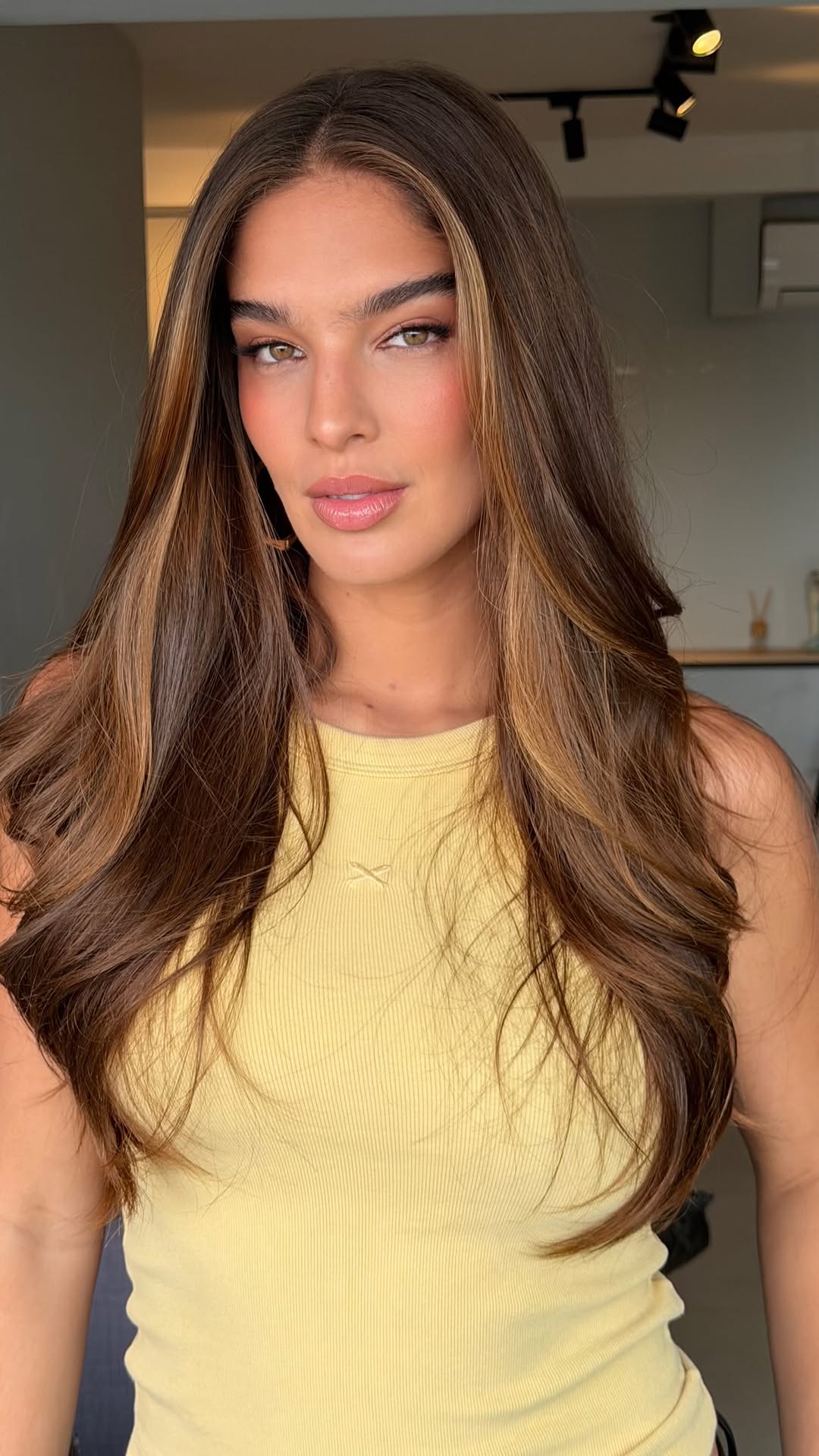 A gata de hoje @leticiavboas 
Beleza assinada por mim 💄
.
.
.
.
.
.
.
.
#reels #make #hair #otavioliveirah #beleza
