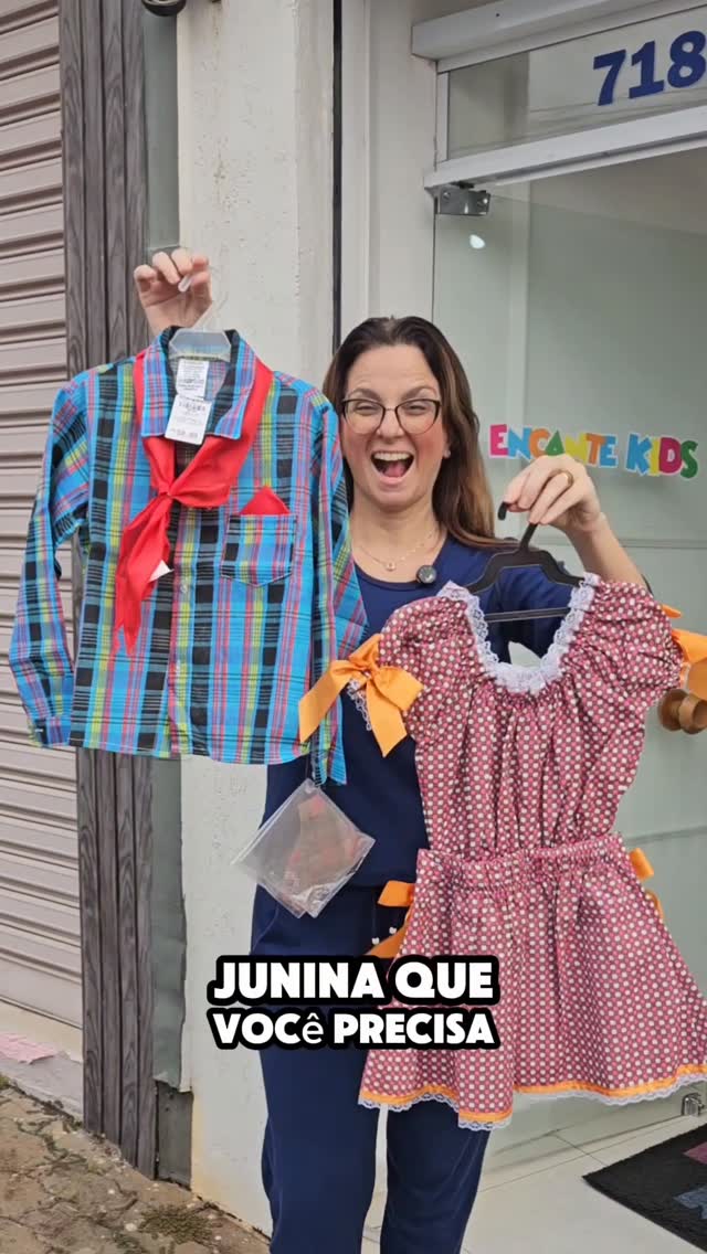 Roupa de festa junina que vc precisa?! 🤠
Vem pra @encantekids.piracicaba
.
Vc vai encontrar muitas opções 
Macacão bordado pra menina e menino do P ao G
E camisa/bory pra menino tbm do P ao G
Camisa xadrez com lenço e retalhos pra costurar na calça do 1 ao 16
Vestido com calção do 1 ao 16 ( alguns números maiores nao tem calcao )
Conjunto de croped e saia em xadrez com fitas do 4 ao 16
.
A Encante kids fica na Av Dois Corregos, 718
.

.
.
.
.
#roupadefestajunina #lojaderoupainfantil #piracicaba