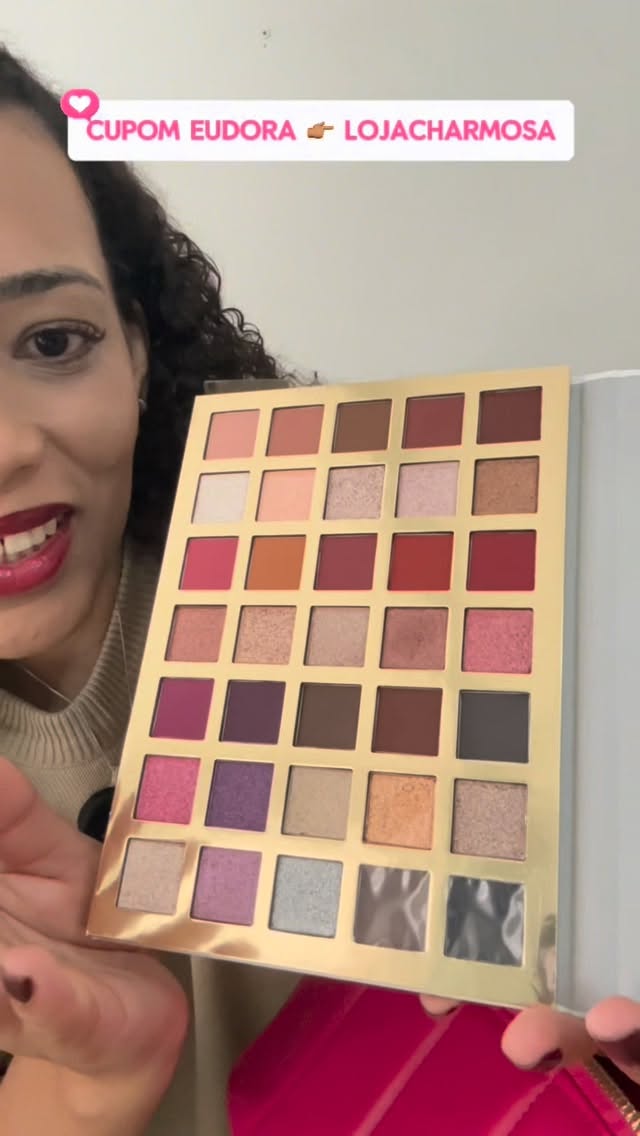 Uma nécessaire poderosa para colocar maquiagens incríveis! ✨🔥

No Reels de hoje, abri a minha nécessaire rosa da Niina Secrets para mostrar os novos protagonistas da minha rotina: a paleta e o batom icônicos da coleção O Diabo Veste Prada! 

É o match perfeito entre delicadeza e puro poder.

E claro que tem benefício exclusivo para as minhas charmosas! 💖

🛍️ Aproveite hoje mesmo o meu cupom de desconto no site da Eudora:

👉 Use: LOJACHARMOSA (tudo junto!)

Usando o cupom, você garante frete 