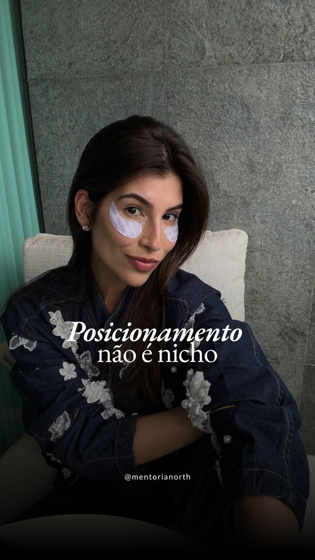 Você provavelmente sabe qual é o seu nicho. Mas sabe por que alguém escolheria VOCÊ?

Essa é a diferença entre nicho e posicionamento.

Porque não basta saber com quem você quer falar. Você também precisa saber como quer ser reconhecida no mercado.