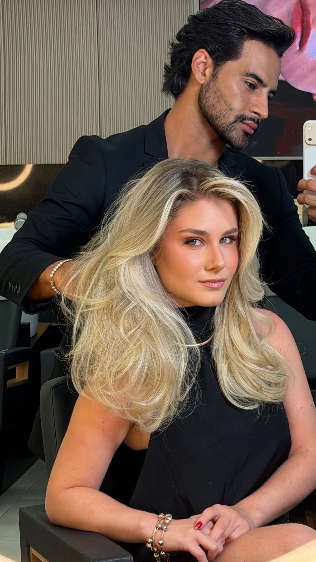 Blonde Vanilla 10.3  @mirracosmeticosoficial 

Aquele loiro elegante que parece ter nascido com você.