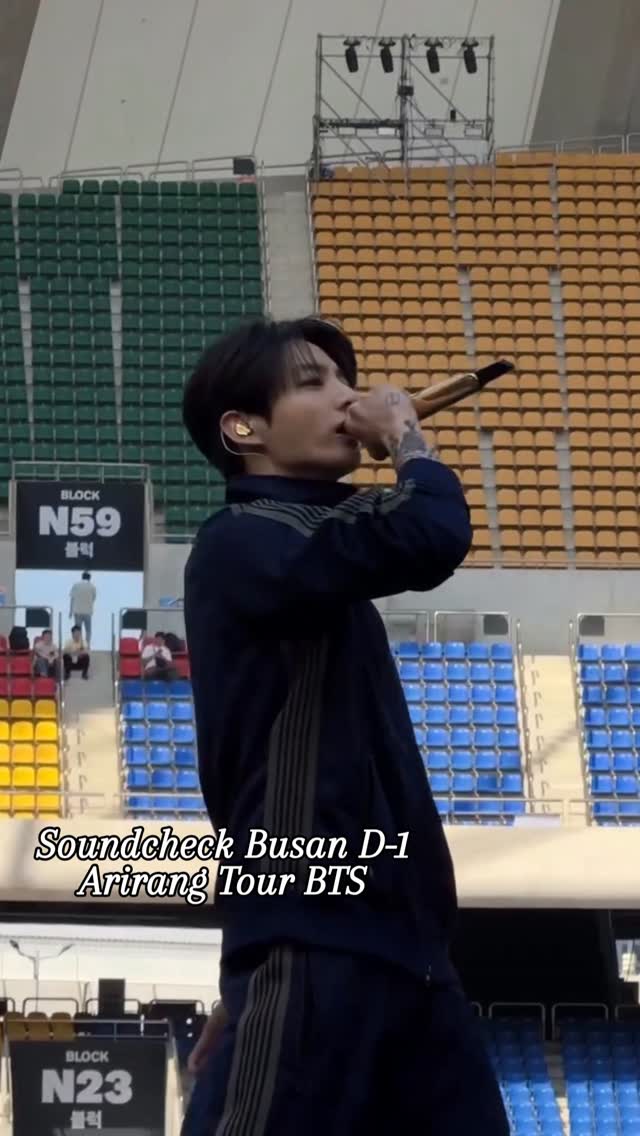 Primeiro dia de soundcheck do show da Tour Arirang do BTS hoje em Busan!

D1| ARIRANG SOUNDCHECK  IN BUSAN

BTS WORLD TOUR ARIRANG 
#BTS_WORLDTOUR_ARIRANG 
BTS_WORLDTOUR_ARIRANG_BUSAN_D1
#BTS_WORLDTOUR_ARIRANG_BUSAN 

#BTS #Jungkook #suga