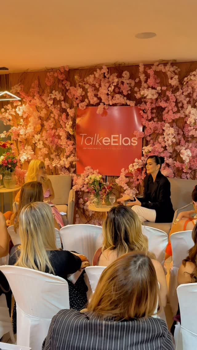 Hoje tive a alegria de palestrar no TalkElas, um encontro promovido pela BotoEsthetic que reuniu mulheres para uma tarde de aprendizado, conexões e troca de experiências.

Foi um momento especial para conversar sobre imagem, saúde, autoestima e autocuidado, temas que vão muito além da aparência e estão diretamente ligados à forma como nos enxergamos e nos posicionamos no mundo.

Gratidão pelo convite e por fazer parte de um evento que valoriza o protagonismo feminino, o bem-estar e a confiança d