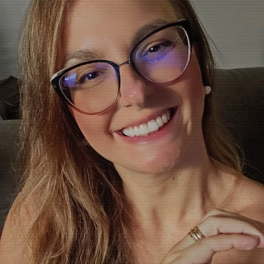 Parabéns linda pelo seu DIA, agradeço a  DEUS pela oportunidade de ter vc ao meu lado fazendo parte da minha vida, a cada ano que passa percebo o quanto vc é essencial para nossa vida, sua presença enche nosso lar, seu sorriso traz energia, EU te AMO muito, Parabéns pelo seu aniversário.