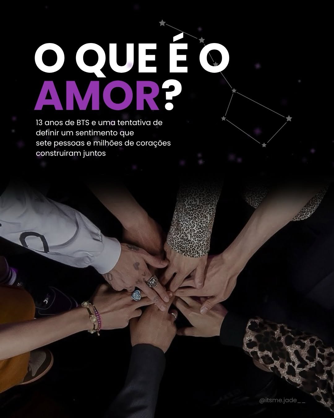 Durante muito tempo eu tentei entender o que era o amor…

Achava que era algo que a gente encontrava em grandes gestos, em histórias de filme ou em momentos extraordinários

Mas, olhando para esses 13 anos de BTS, acho que aprendi que o amor mora nas pequenas coisas:

Na espera de um lançamento até de madrugada.
Em decorar letras que foram escritas em outro idioma.
Em encontrar conforto em uma música nos dias difíceis.
Em sorrir por conquistas que nem são nossas, mas que parecem ser.

Está em cr