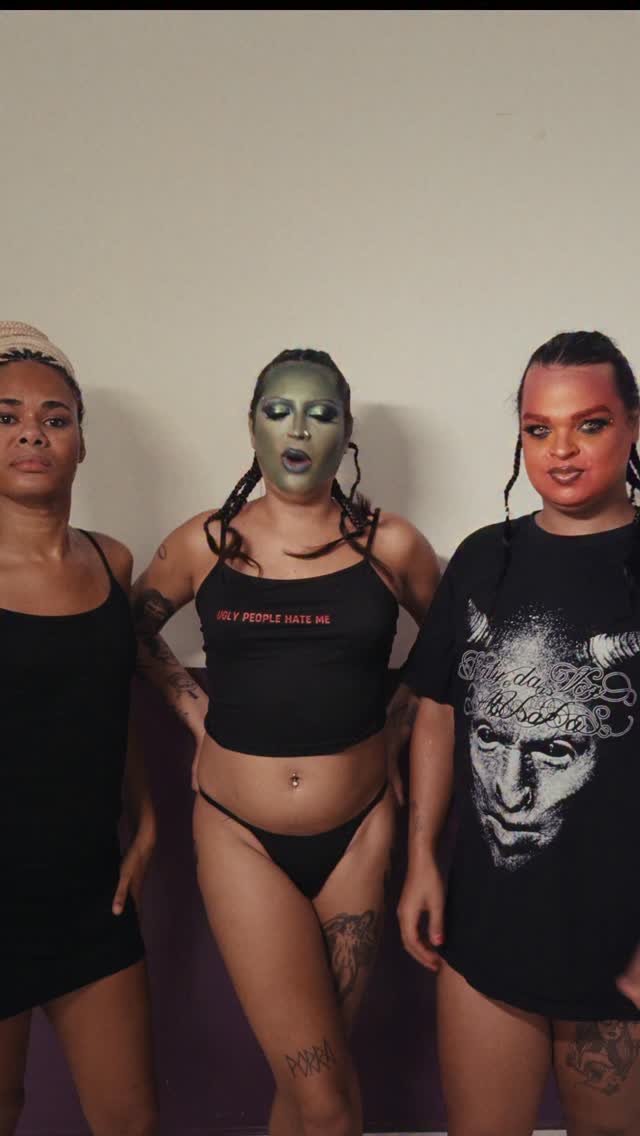Sextou com S de Sandra!! Sandra Eletrônica já está disponível em todas as plataformas digitais, visual inédito também disponível no Youtube.

Conta pra gente amores qual sua musica favorita?