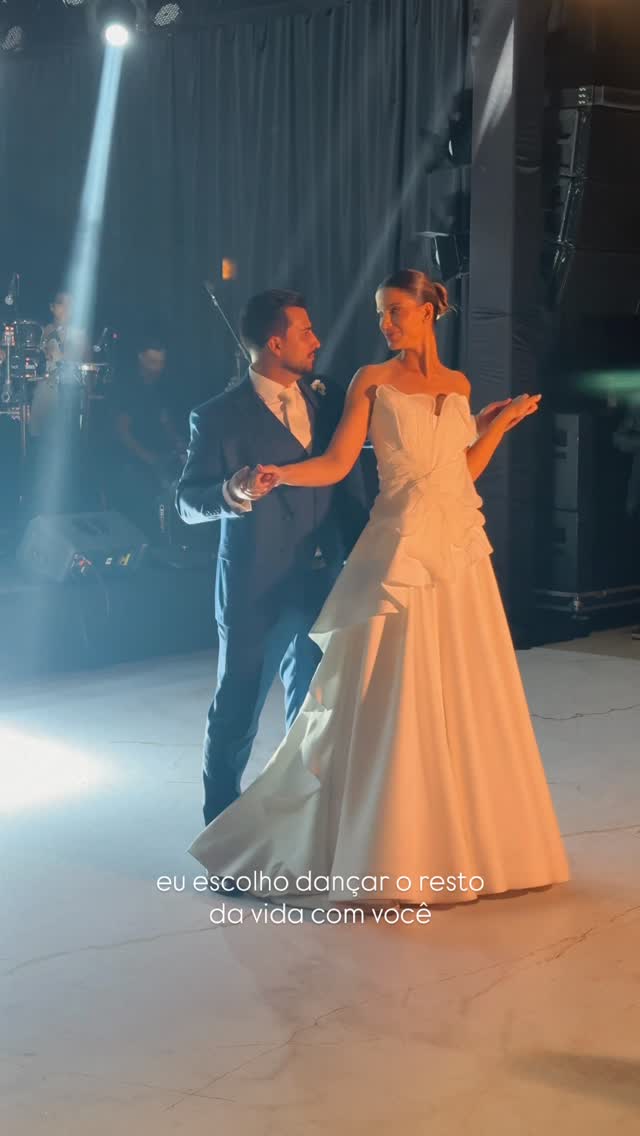 Assim como dançar precisa ser algo leve, a 6 anos minha vida contigo é muito mais leve também! 

Eu escolho te amar todos os dias até eu ficar velhinha caduca e continuar te amando depois 🤍

FELIZ DIA DOS NAMORADOS ✨