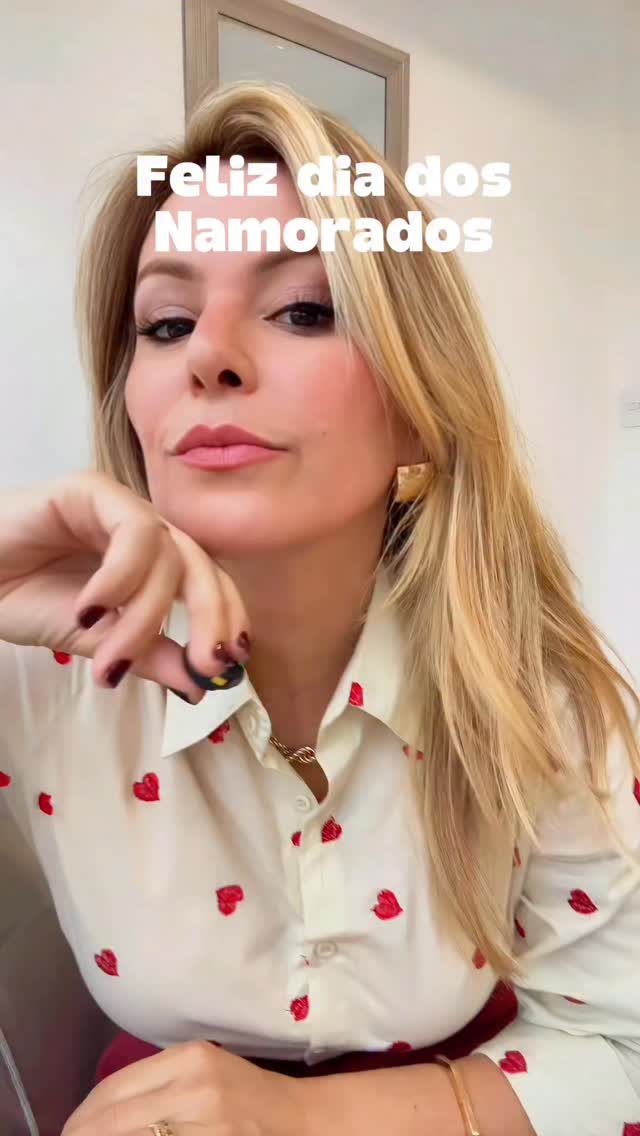 Cada coração sente, demonstra e recebe amor de um jeito único.
Quando escolhemos compreender a linguagem de amor de quem amamos, mostramos que essa pessoa realmente importa. Esse cuidado cria conexões mais profundas, fortalece os laços e transforma pequenos gestos em demonstrações inesquecíveis de afeto, fazendo a relação florescer de forma ainda mais especial.

Segundo a neurociência, demonstrações de carinho, atenção e conexão emocional estimulam a liberação de substâncias como a oxitocina, co