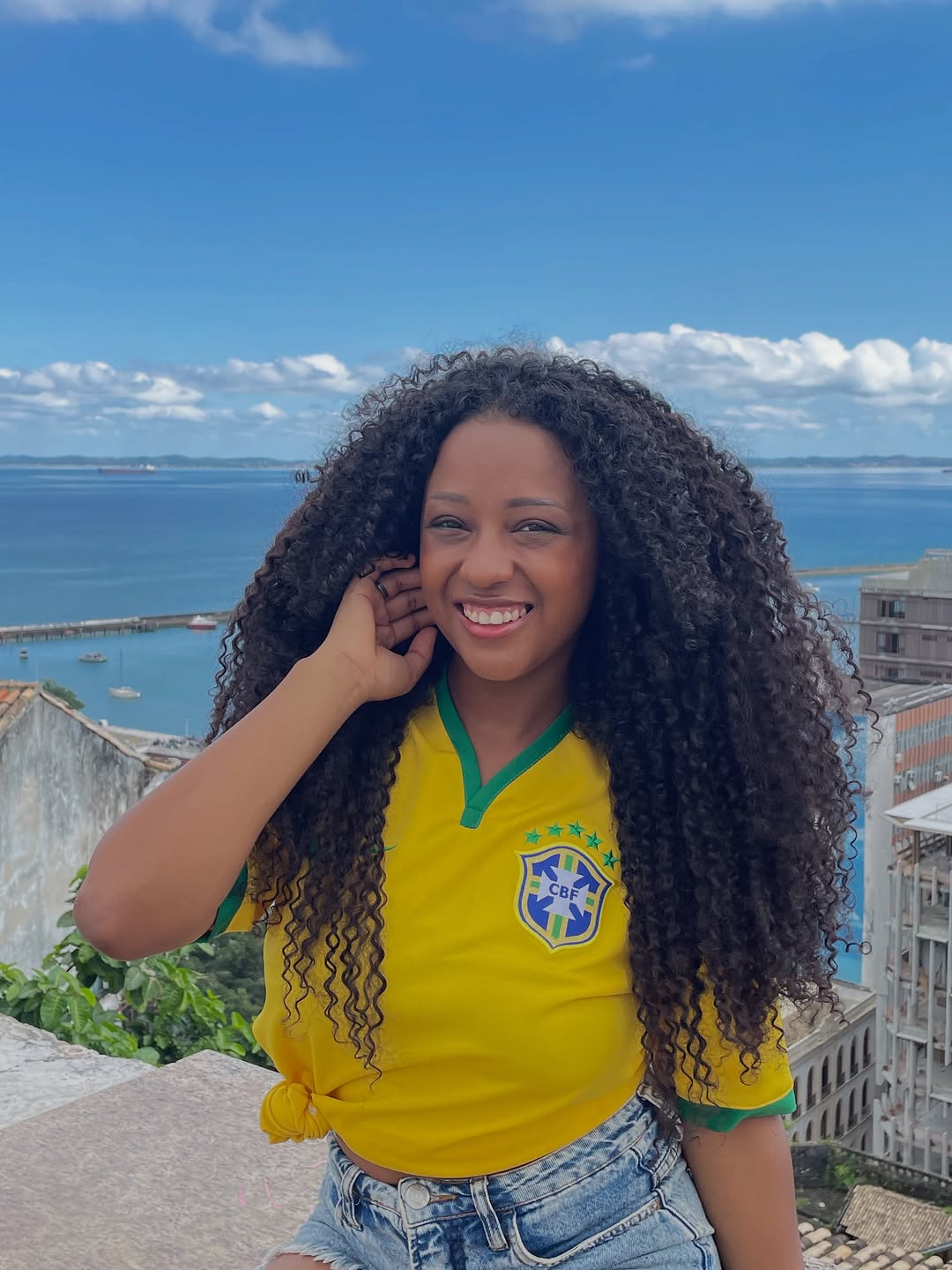 A beleza do Brasil começa na Bahia 💚💛
#copadomundo2026 #belezafeminina #cacheadas #modelofotografica📷 #copadomundo2026