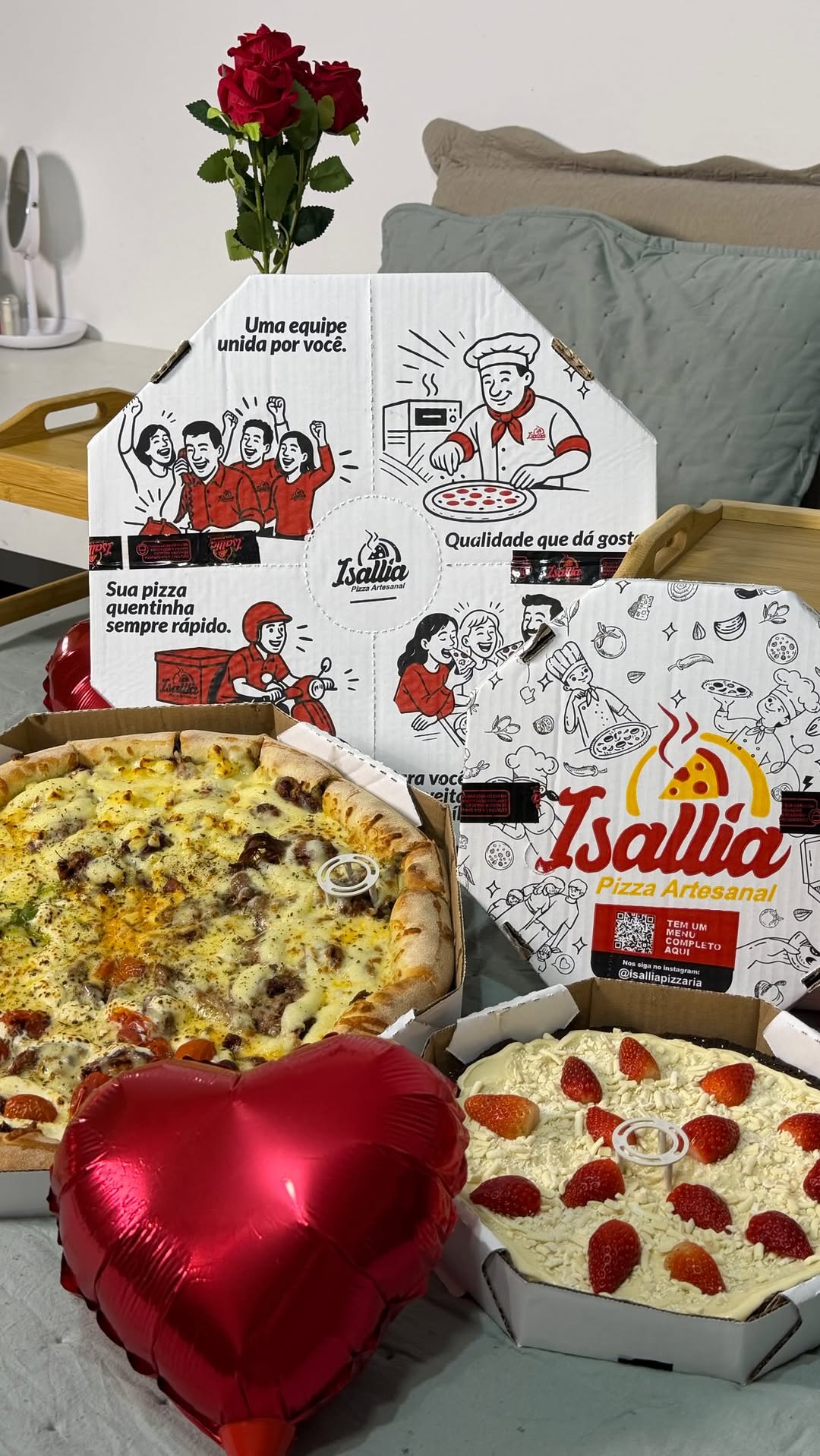 Às vezes o melhor restaurante da noite é o nosso quarto 🍕❤️

Pizza quentinha, companhia perfeita e combos especiais de Dia dos Namorados, assim a felicidade é garantida, até porque se tem sorriso tem @isalliapizzaria 💖 🍕 
.
.
.
#DiaDosNamorados #Pizza #Pizzaria #Casal #Explorar