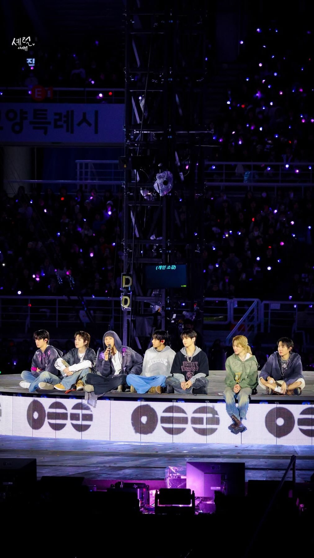 VAMOS APRENDER O FANCHANT DE COME OVER? ✨

Esse fanchant lindo criado pelo próprio ARMY merece ser feito em alto e bom som EM TODOS OS SHOWS! O Yoongi até tira o retorno do ouvido pra ouvir a gente gritando 🥹 vamos arrasar nos shows do Brasil??

Comer Over é tão especial e foi feita com tanto carinho pelo nosso gatinho… já imagino a multidão gritando “ANI” e os meninos todos emocionados!

OUÇA COME OVER NAS PLATAFORMAS DIGITAIS! 
.
#bts #btsarmy #bangtansonyeondan #bangtansonyeondan방탄소년단 #btsco