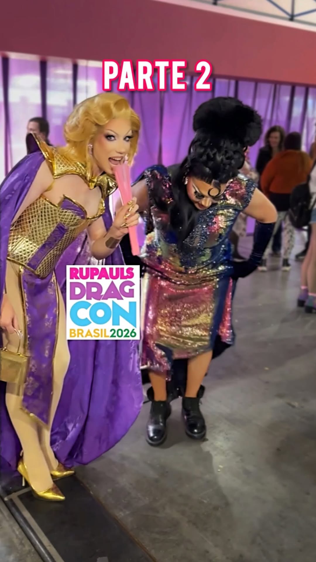 Conhecendo os cabelos das queens na @dragcon_brasil 

Na segunda parte@gragqueen @hellenamalditta @eusoudivina @penelopyjean @roovie_fox  @miss_alexis_mateo ✨

#perucando #perucaria #dragcon #dragbrasil