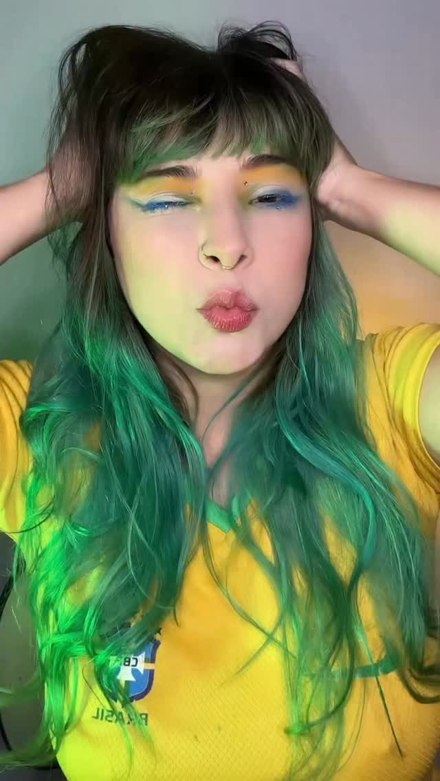 Cabelo verde pra atrair o hexa Brasil 🇧🇷 

#cabelocolorido #cabelobrasil #copa2026