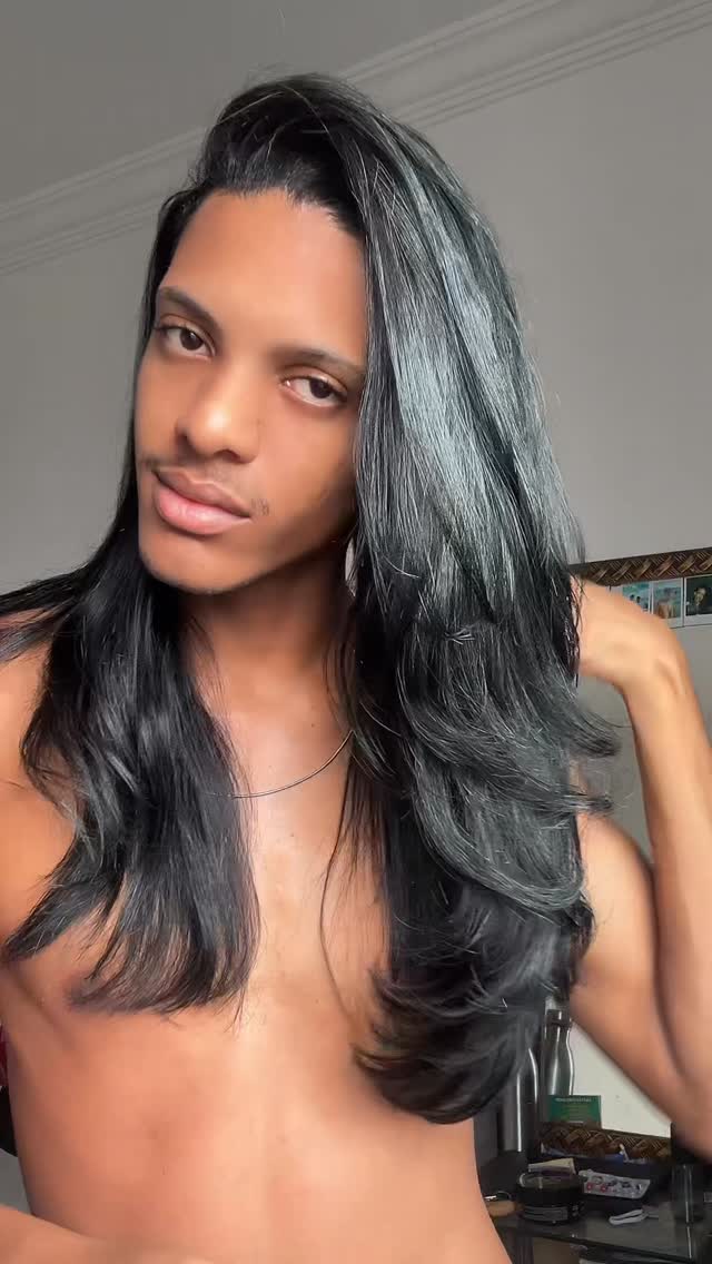 Meu cabelo quando acordo fica assim
#Henê #henezado #cabelo #cabelogrande #crescumentocapilar