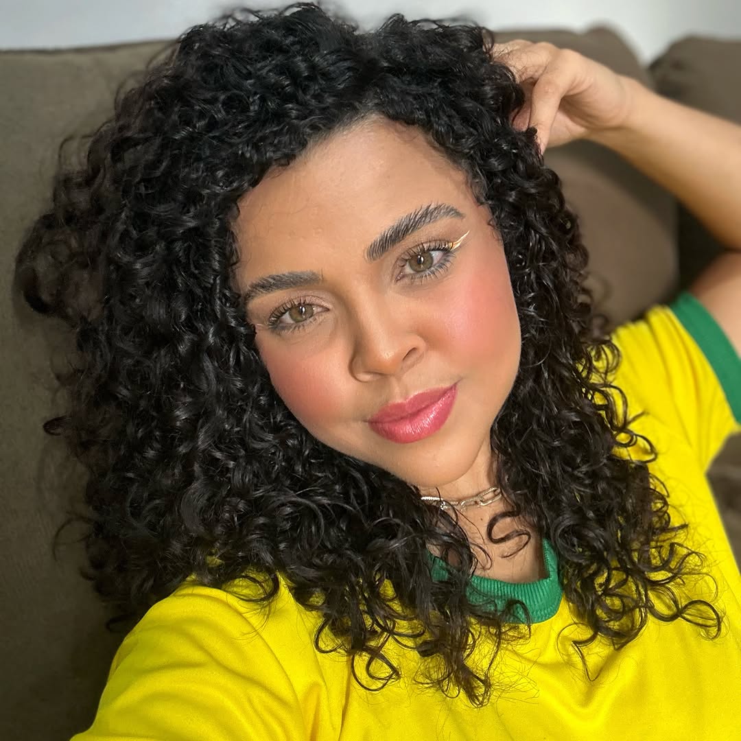 Dia de vestir verde e amarelo, sofrer por antecipação e acreditar até o último minuto. 🇧🇷✨

Palpite nos comentários: quanto vai ser o jogo?