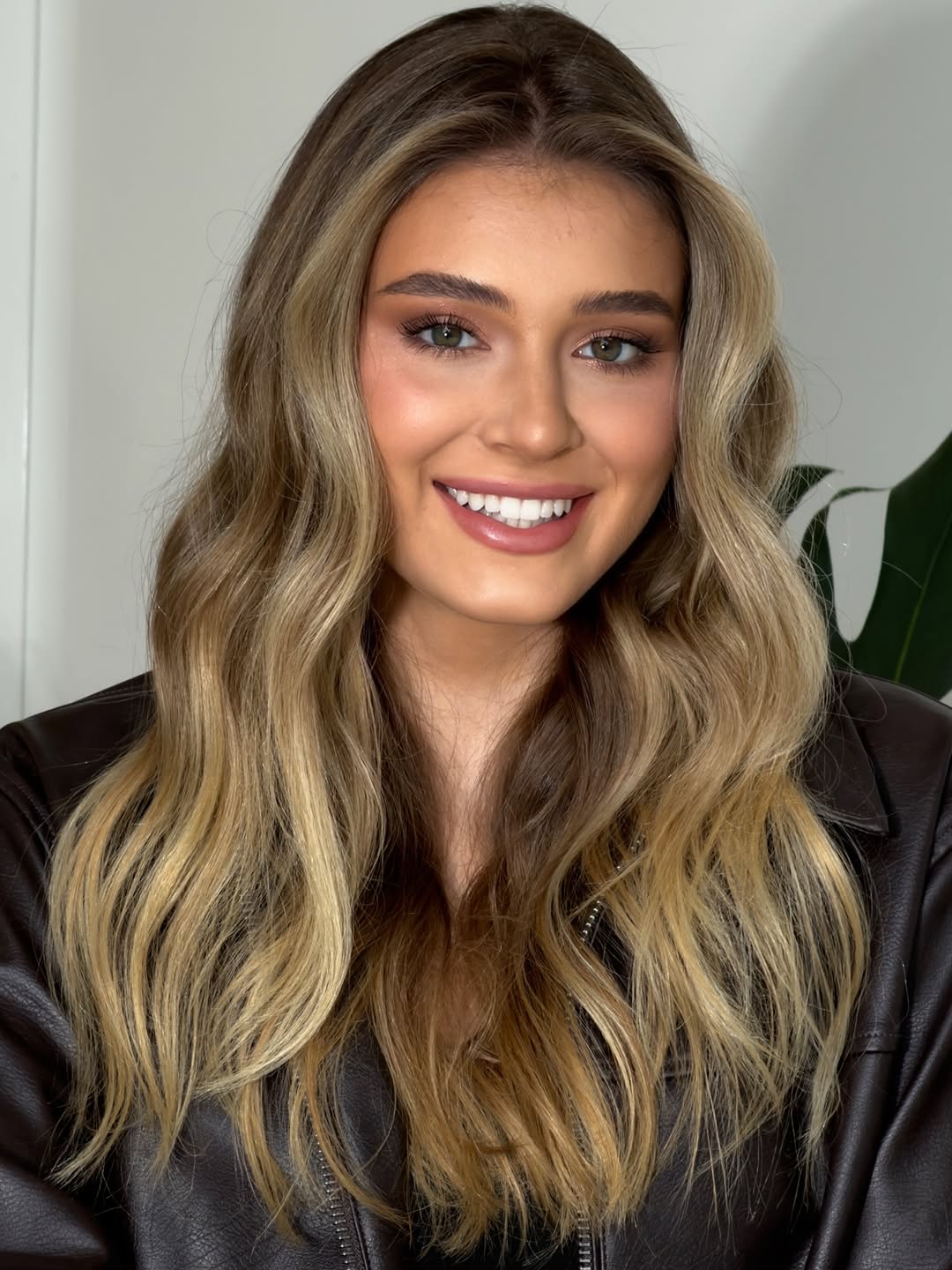 Natural blonde ✨ @rafaelalribeiro_ 

Make up @aresiart