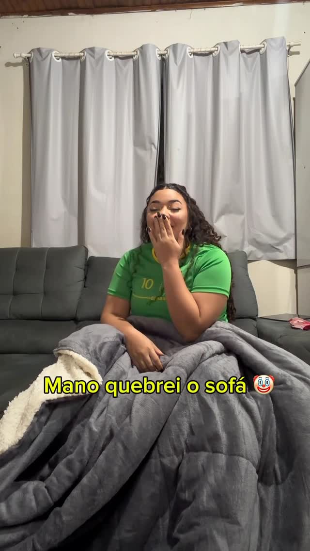 Mano quebrei o sofá 🤡🤡
#brasil #meme #engraçado 
#copadomundo #torcida