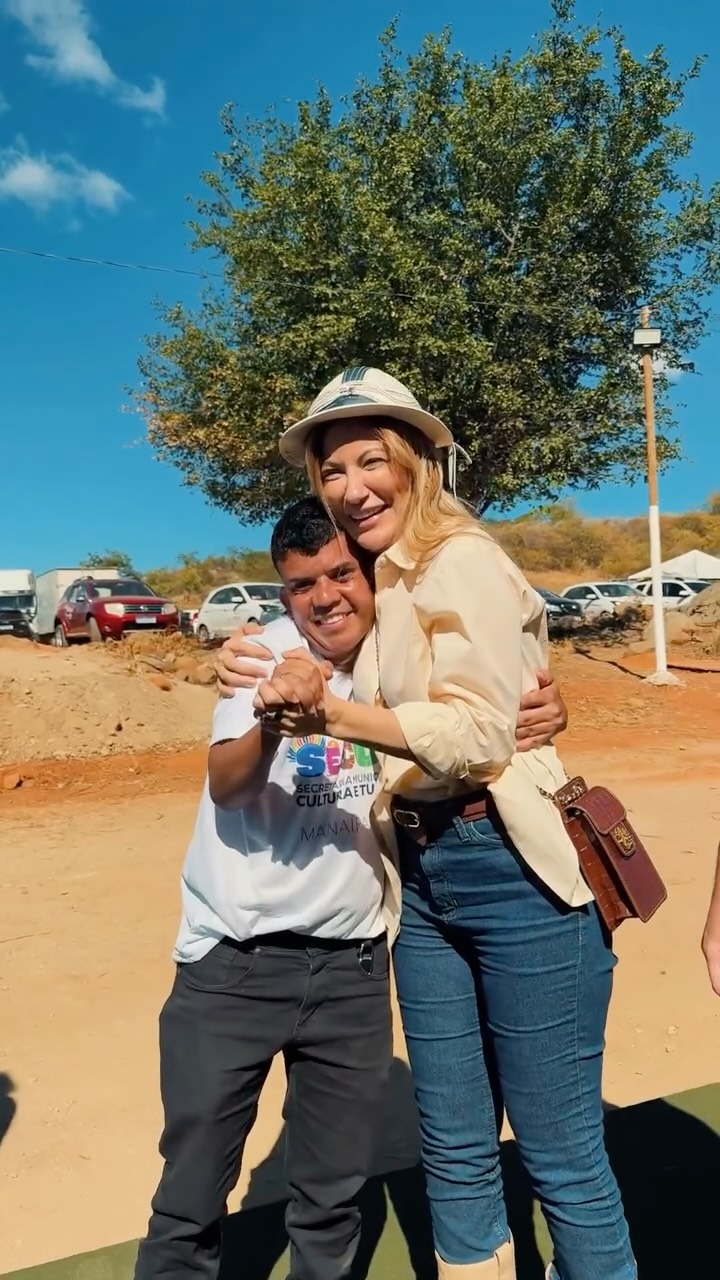 A @expoagroserradoteixeirapb mostrou, mais uma vez, a força do nosso sertão, da nossa gente e de quem acredita no trabalho como caminho para o desenvolvimento. 

Foi uma alegria participar desse grande evento ao lado do prefeito @messiassimaomanaira, acompanhando de perto uma iniciativa que valoriza os produtores, movimenta a economia e fortalece a agropecuária da nossa região.

Parabéns ao prefeito Messias, à Prefeitura de Manaíra, aos organizadores, expositores, produtores e a todos que contri