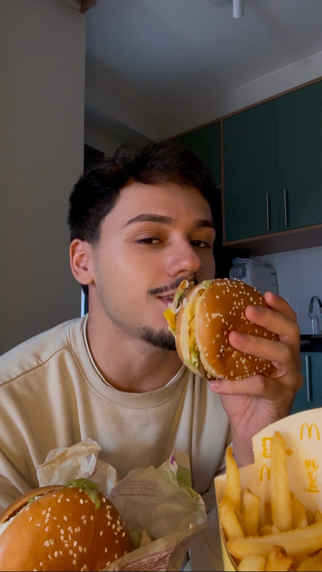 Combo por menos de R$20,00!! 💛

Hoje eu vim mostrar que dá para pedir um delivery gostoso sem gastar uma fortuna.

É só baixar o app da 99, entrar na aba Food, escolher o que você quiser pedir e usar o meu cupom CAIOANDRE99 para garantir 70% OFF no primeiro pedido + entrega grátis.

Importante: a oferta é válida apenas para novos usuários.

Se aparecer 60% OFF no app, não se preocupe. É só adicionar o cupom CAIOANDRE99 na área de cupons que o desconto de 70% será liberado automaticamente.

Eu j