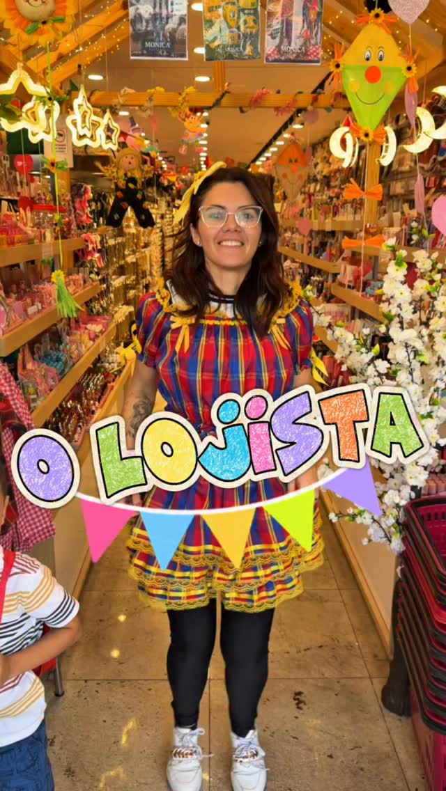 O lojista vendendo em junho tendo 

Festa junina 🚩🤠 
Copa do mundo 🇧🇷⚽
Dia dos namorados 💏💌

#loja #copa #festajunina #diadosnamorados #junho