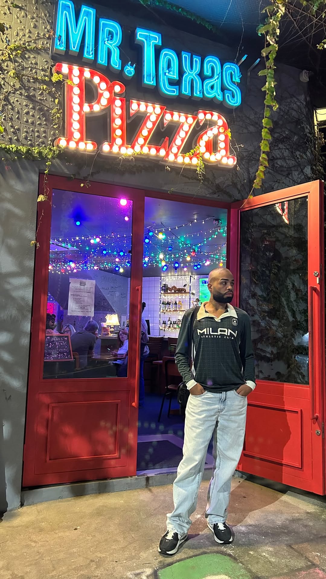 Pizzaria inspirada no Texas em São Paulo?
A @mrtexaspizza tem ambiente incrível, espaço para toda a família e pizzas deliciosas!
Vale a visita! 🤠🍕✨

#pizza #food #rotina #comidas #dailyvlog