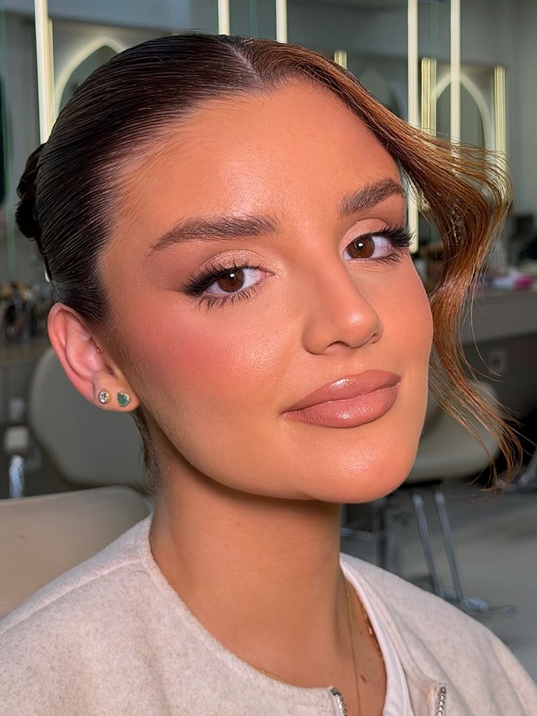 Soft n’ Beauty ✨

Hair @andres.amss 

#makeup #beautyglam #beauty #maquiagem
