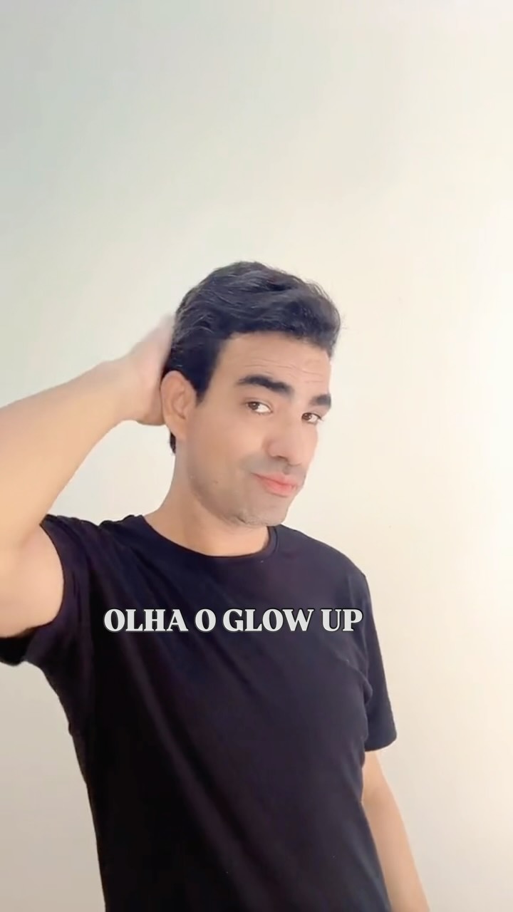 Cortei meu próprio cabelo e até eu me surpreendi com o resultado. Vocês teriam coragem de cortar o próprio cabelo? 

#autocuidado #imagem
#autoestima