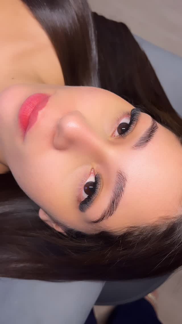 Olha essa transformação! ✨😍

Cílios perfeitos fazem toda a diferença no olhar, trazendo mais destaque, praticidade e autoestima para o dia a dia.

Me conta: você prefere um efeito mais natural ou mais volumoso? 👇💖
#explore #fyp #macapa #cílios #fypシ