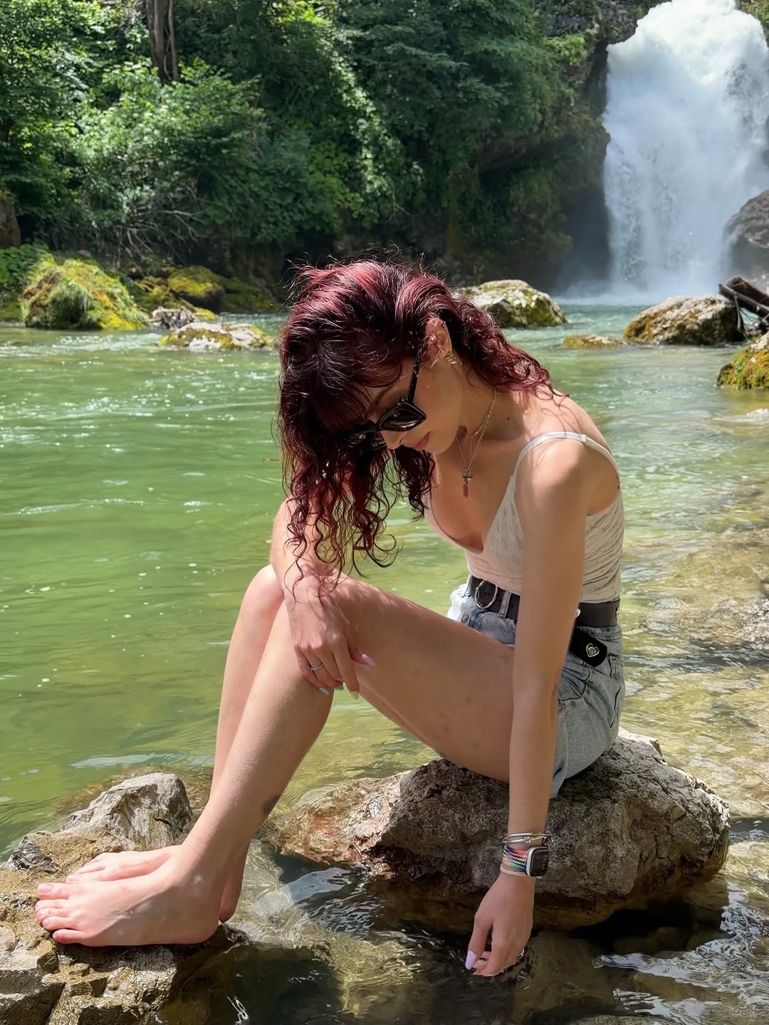 📍EsLOVEnia 🇸🇮 um país que tem “love” bem no meio do nome, que tem as águas mais azuis que os meus olhos já viram e que fez meu coração suspirar desde o primeiro minuto.
Eu já sabia que ia me apaixonar, só não tinha ideia do quanto 🥹🩵✨💫
.
#slovenia #eslovenia #sloveniatravel #summervibes☀️