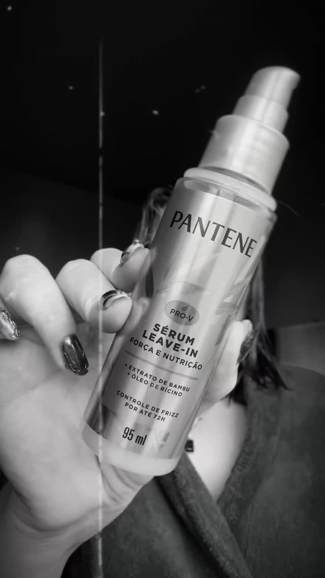 Meu novo fav para o frio 🤩 

Se você, assim como eu, vive de escova, sabe que o tempo frio é nosso inimigo. Neblinas e ventanias fazem nossa escova armar toda, deixando o cabelo cheio de frizz. 

Com o novo sérum Pantene Bambu isso acabou. Além de controlar o frizz por até 72 horas, ele tem proteção térmica, protegendo seu cabelo dos danos causados por fontes de calor ✨

Demais, né?

#pantene_d80a #CabeloPantene #publi #SerumPanteneBambu