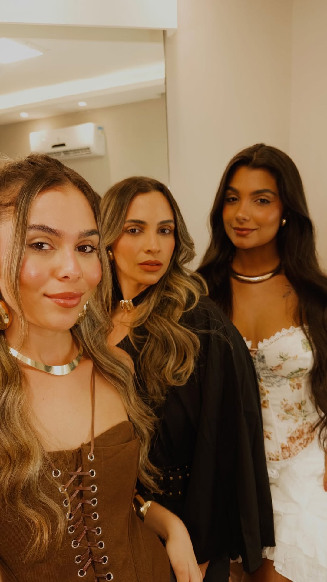 Três opções de look pra vocês arrasarem no são joão!
Qual mood amou mais? 💖

by: @liindaflor_moda 💫