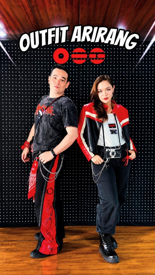Pq se não for pra servir look, os Jimin utt nem vão ! 🔥 Nova dupla sertaneja: Jimino e Jimina! ❤️ 🖤

Inspirados na estética da ARIRANG Tour, montamos nossos looks misturando vermelho, preto, correntes, couro. E uma boa dose de atitude e personalidade. 

E o mais engraçado? Se a gente tivesse combinado, acho que não teriamos conseguido montar looks tão combinando assim. 😅

E resultado foram esses looks que usamos no ARIRANG: 13 ANOS DE HISTÓRIA @armyetocome_rj.

E pra celebrar o BTS, resolvemo