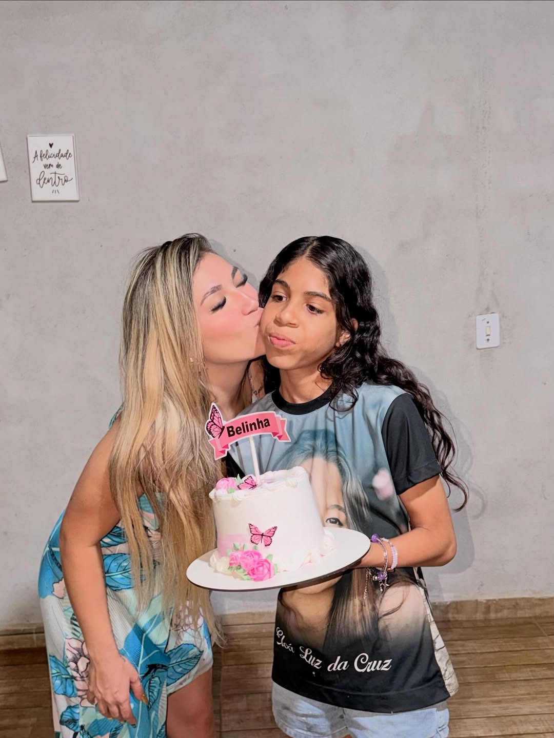 Aniversário da minha princesa , estarei sempre aqui pra cuidar , te amar e te proteger ✨ 
Eloá eu sei que você estará sempre presente no nosso coração 🌻