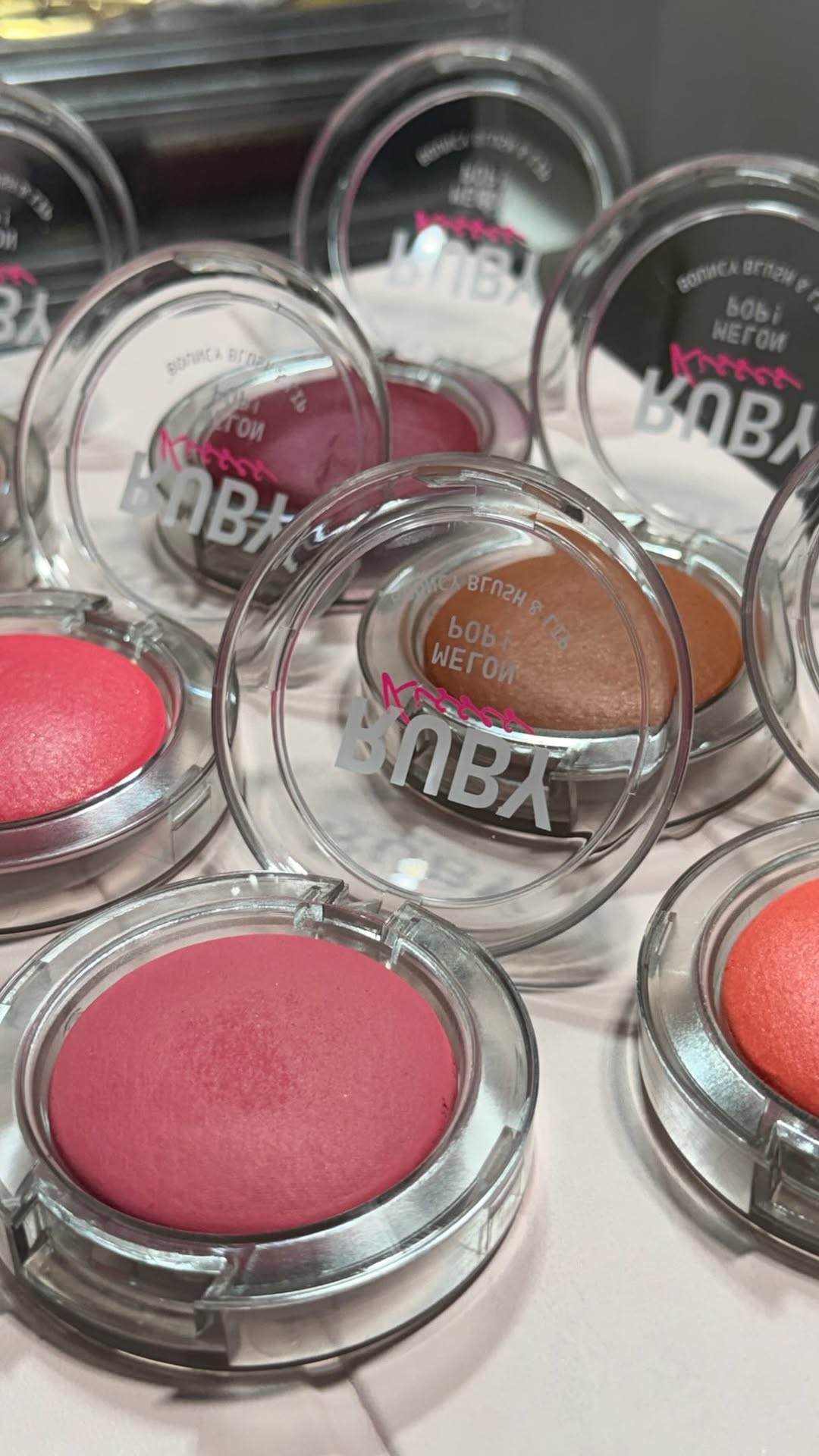 Novo Blush Neon Pop da @rubykissescosmetics 

@mhcomm_agencia 

#blush #rubykissescosmetics #neonpop #make